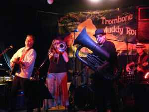 Trombone Kellie & The Muddy Roaders 1